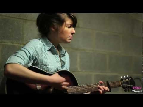 Home Sessions: Lacey Caroline -