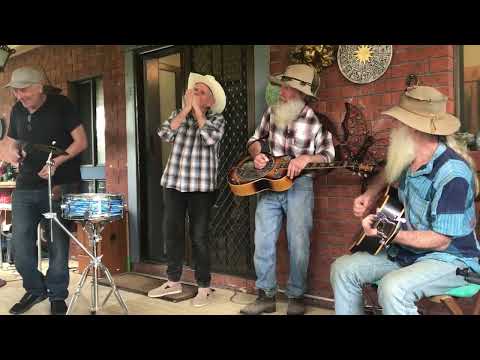 She's The Barmaid In The Honkytonk Downstairs [Dallas Frazier] by The Possum Scratchers vid J Lane