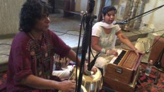 Ameli Rani Saha singing a Rama Bhajan in a workshop and concert of Arup Kanti Das  in Italy.