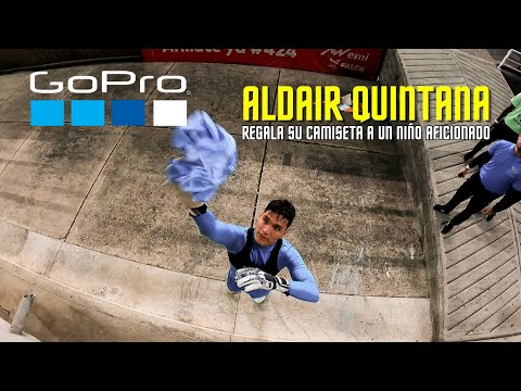 Aldair Quintana le regala su camiseta a un niño aficionado POV GO PRO