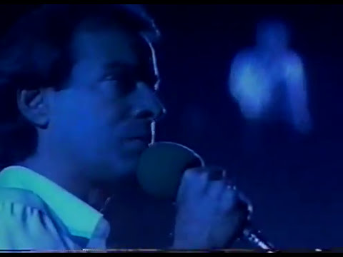 Ney Matogrosso e Rafael Rabello - O mundo é um moinho + As rosas não falam