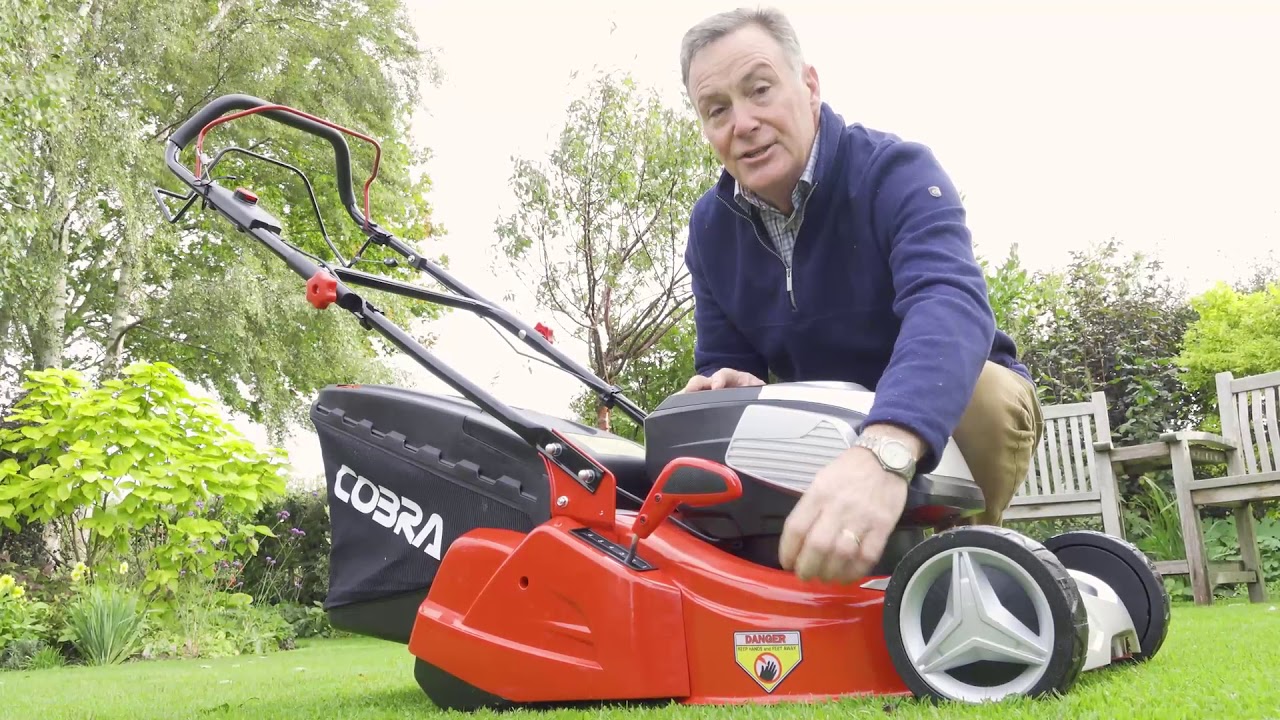 Cobra RM43SP80V 80V Cordless Rear Roller Mower