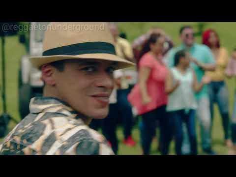 Lunay Ft. Vico C - Te Iras Con El Año Viejo - Tiempos De Aguinaldo (Video Oficial) Banco Popular