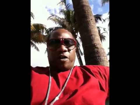 J diggs on South beach givin shot outs