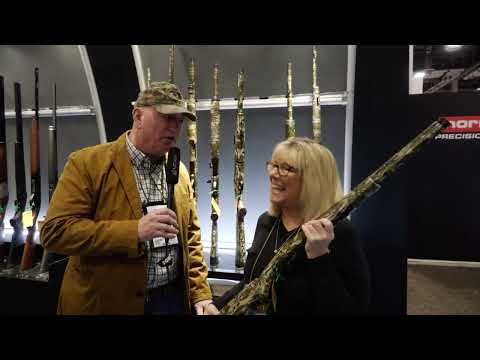 Larry Case talks to Mossberg about the Silver Reserve Shotgun.