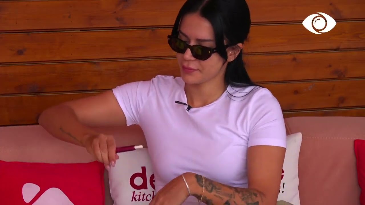 Ai që i ka fshehur parfumet është llumi i kësaj shtëpie/ Kristi-Banorëve