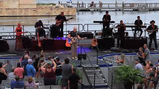 Aaron Tippin Live at Sea World 2019..... Where the Stars and Stripes and the Eagle Fly