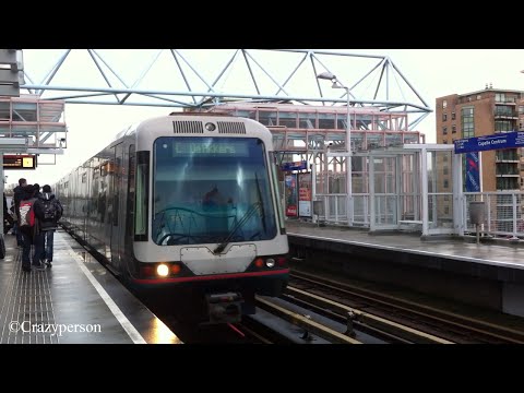 RET Metro combi type S op Capelle Centrum (5405 met 1 frontsein & 5412 na midlife revisie)