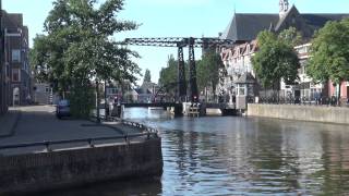 preview picture of video 'In augustus 2013,  Varen door de grachten van Sneek en over het  Aquadukt van de A7'