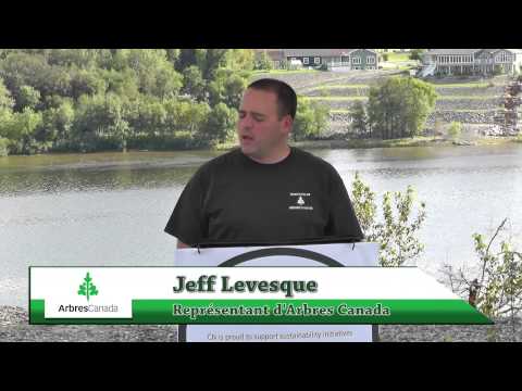 Journal Le Nord-Ouest présente: Grand-Sault plante des arbres