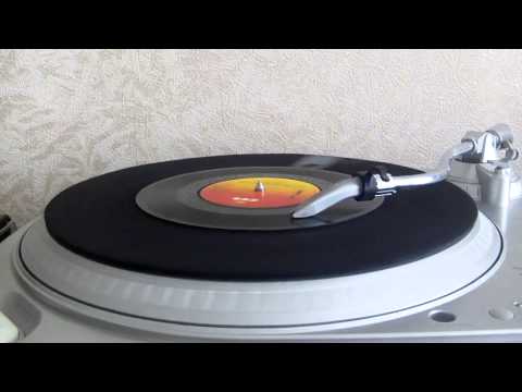 Johnny Nash - Rock It Baby (Baby We've Got A Date) (CBS 1975).