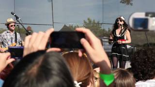 She & Him - I Was Made For You (Live).mp4