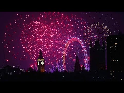 Europa entrou em 2026 com fogo-de-artifício e grandes festejos públicos