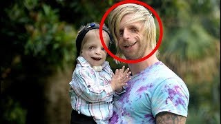 Die Familie ließ ihn im Stich, ein Millionär adoptierte ihn - Was er dann tat, ist kaum zu glauben!