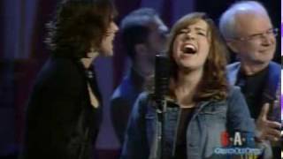 Rhonda Vincent and Rebecca Lynn Howard - The Angel&#39;s Rejoiced