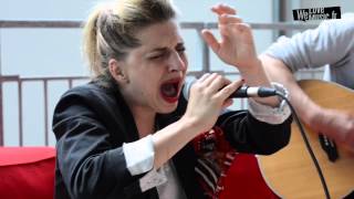 Amandine Bourgeois : Love me please love me (Reprise de Michel Polnareff, version acoustique HD)