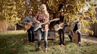 Lissie &quot;When I&#39;m Alone&quot; Live - Sideshow Alley