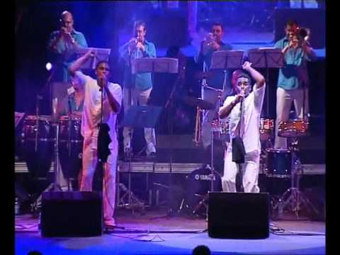MERCADONEGRO LIVE  ''LA GUARACHERA DE CUBA''.wmv