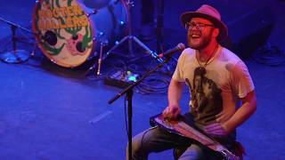The Hooten Hallers: Hard to Trust Your Baby (Live In Missouri)