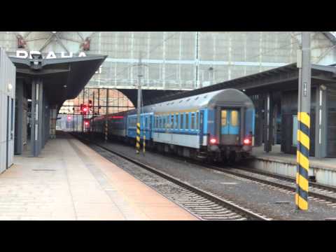 Příjezd Esa na R 678 do stanice Praha hlavní nádraží