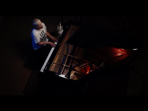 Annie Lennox - "Why? - For Gaza"  Live -  Together For Palestine