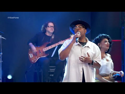 Buchecha canta "Fico Assim Sem Você" no Altas Horas