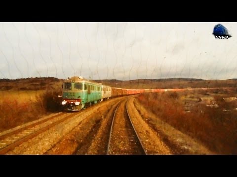 2x060-DA Hauling Heavy CFR Freight Train Going Up to Stana