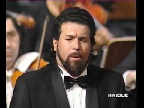 Carlo COLOMBARA sings "Ella giammai m'amo" from Verdi's Don Carlo