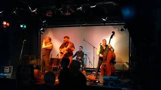 G G and the Cruisers: My baby don't stand no cheat