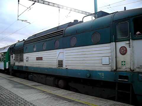 750.118 odjíždí ze stanice Děčín, hl. n.