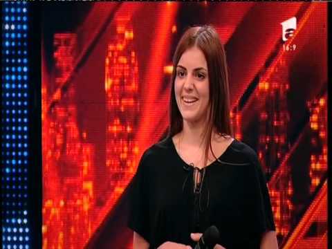 Prezentare: Diana Brescan, cu încredere pe scena X Factor