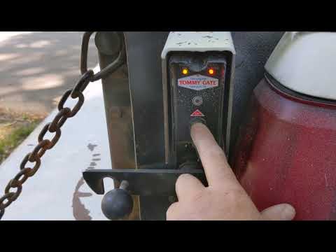 Tommy Gate Hydraulic lift for Chevy truck with automagic latch