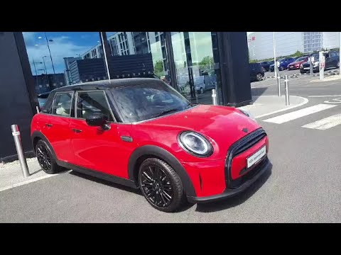 Mini Cooper 5-Door Cooper Exclusive - Image 2