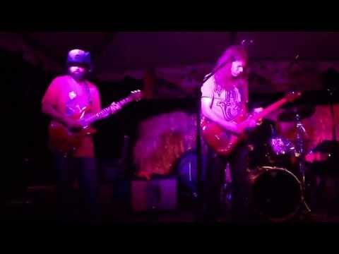 Jeff Lloyd ripping it up with the Heavy Pets