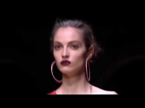 Versace Haute Couture Fashion Show Fall Winter 2016   2017