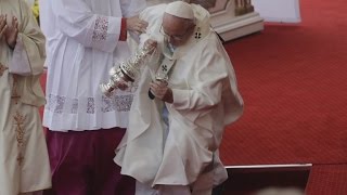 After Pope Francis Falls During Mass, How Elderly Could Prevent Taking a Tumble