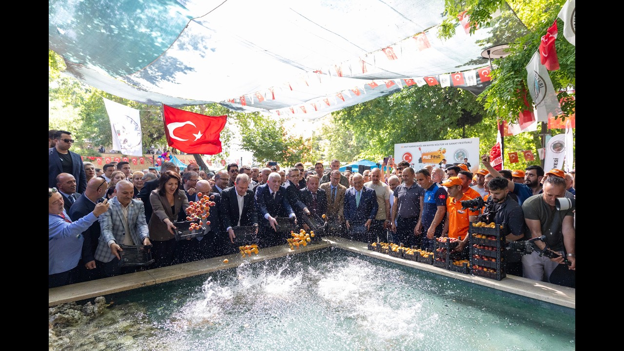 BAŞKAN SEÇER, ‘64  MUT KARACAOĞLAN KAYISI KÜLTÜR VE SANAT FESTİVALİ’NE KATILDI