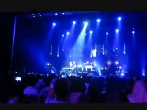 David Foster ~ E.W.& F/Chicago Medley, ft. Evelyne Hutagalung (audience duet) ~ Java Jazz 2016