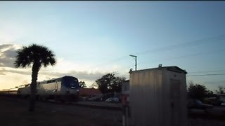 preview picture of video 'Amtrak Train The Silver Going Through Dover Florida'
