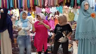 Download lagu Goyang mau ibu2 caur penjaga toko mp3