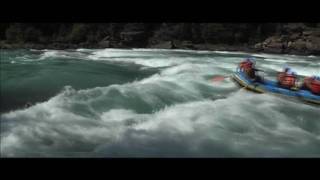 preview picture of video 'White water Rafting the Horshoe canyon in the Canadian Rockies'