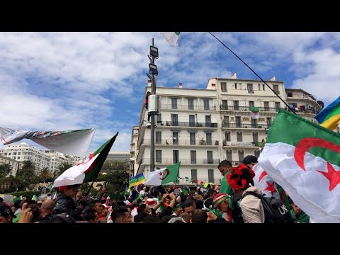 الجزائريون في الشوارع للجمعة التاسعة على التوالي للمطالبة برحيل جميع رموز "نظام" بوتفليقة