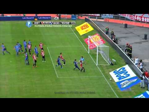 Un remate que pasó cerca. Estudiantes-Godoy. Fecha 16. Torneo Final 2014.Fútbol Para Todos