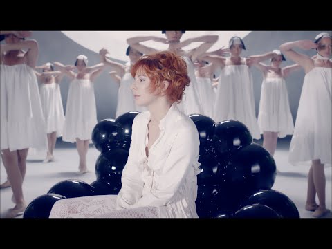 Mylène Farmer - Lonely Lisa (Clip Officiel)