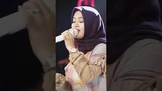 Download lagu Kehadiran Cinta @WoroWidowati @ThomasArya mp3