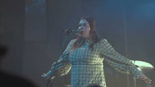elizabeth - beautiful baby (live at thornbury theatre)