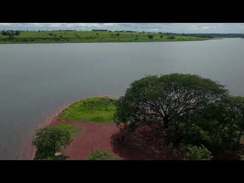 Pedregulho cor de rosa Rubinéia sp vista para ponte rodoferroviária aparecida do Taboado Ms 