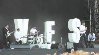 The Hives - No Pun Intended (live)
