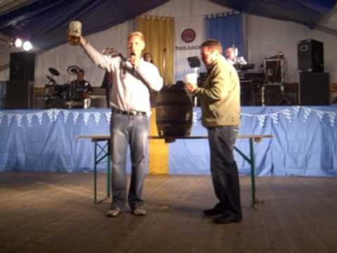 O'zapft is! - Eröffnung des 8. Oktoberfests in Otterwisch 26.09.2009