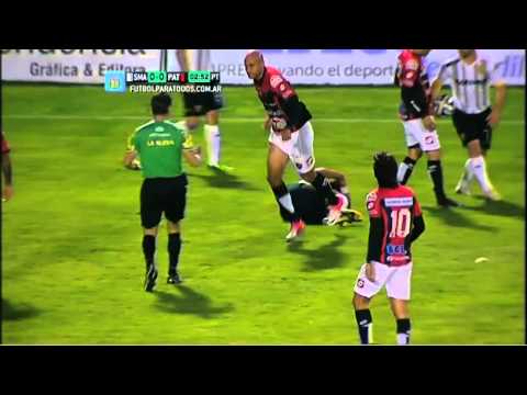 De una patada bajó a dos.Santamarina-Patronato.Fecha 9.Primera B Nacional 2014.FPT